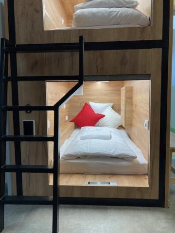 Hostel Capsule Andel Centre Spirit Praga